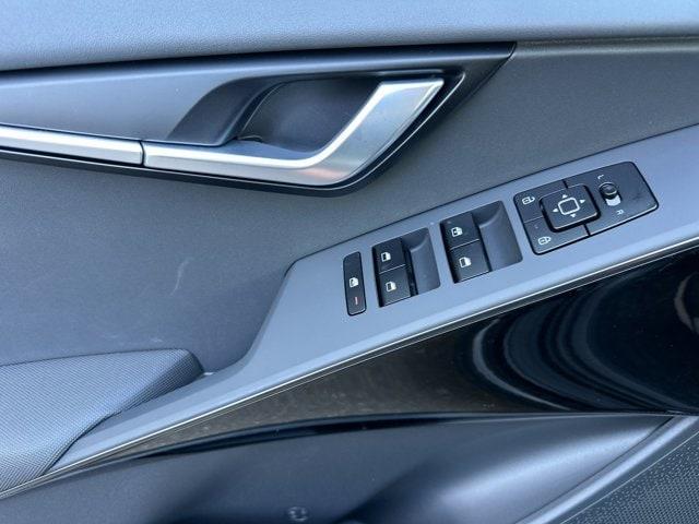 new 2025 Kia Niro Plug-In Hybrid car, priced at $36,535