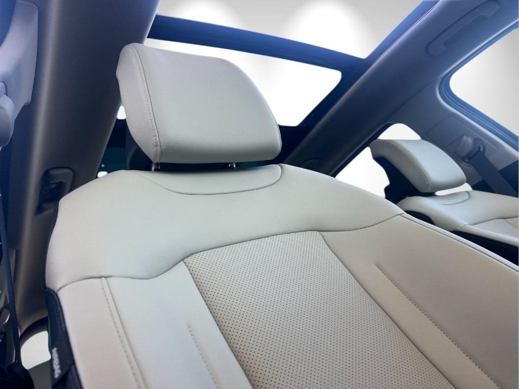 new 2025 Kia Sportage Hybrid car, priced at $35,735