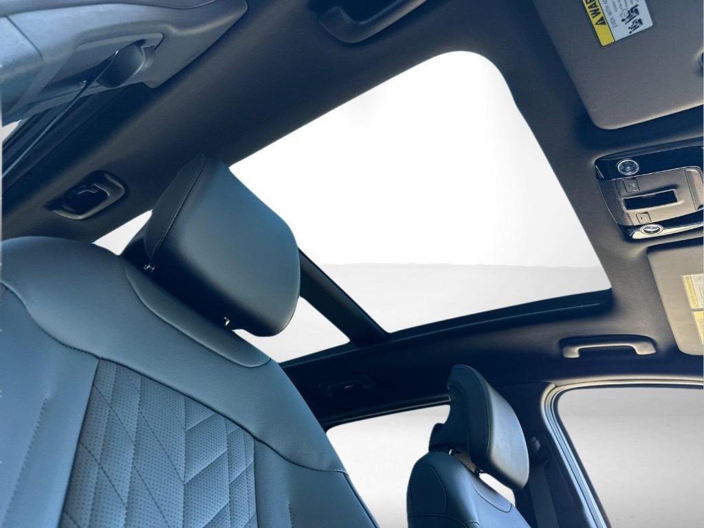 new 2025 Kia Sportage car, priced at $35,685