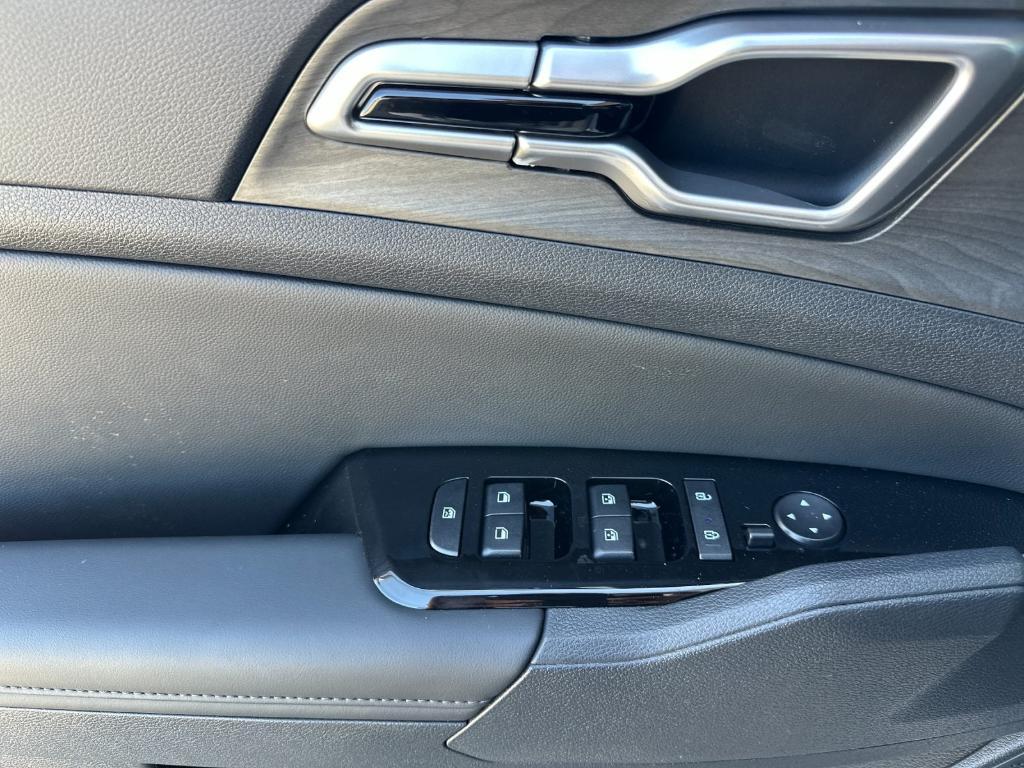 new 2025 Kia Sportage car, priced at $35,685