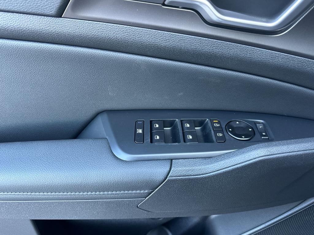 new 2026 Kia Sportage Hybrid car, priced at $35,235