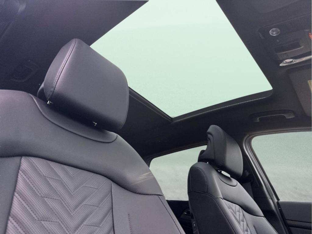 new 2026 Kia Sportage Plug-In Hybrid car, priced at $49,850