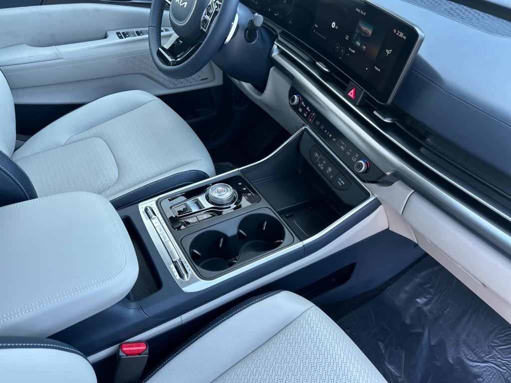 new 2026 Kia Carnival Hybrid car, priced at $53,090