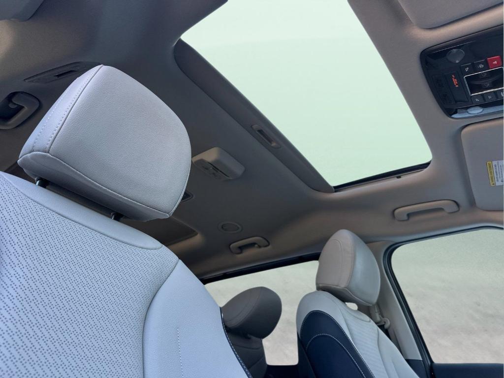 new 2026 Kia Carnival Hybrid car, priced at $53,090