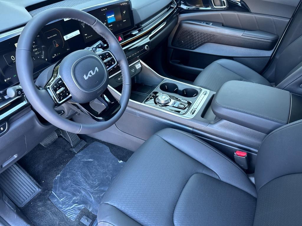new 2026 Kia Carnival Hybrid car, priced at $55,365