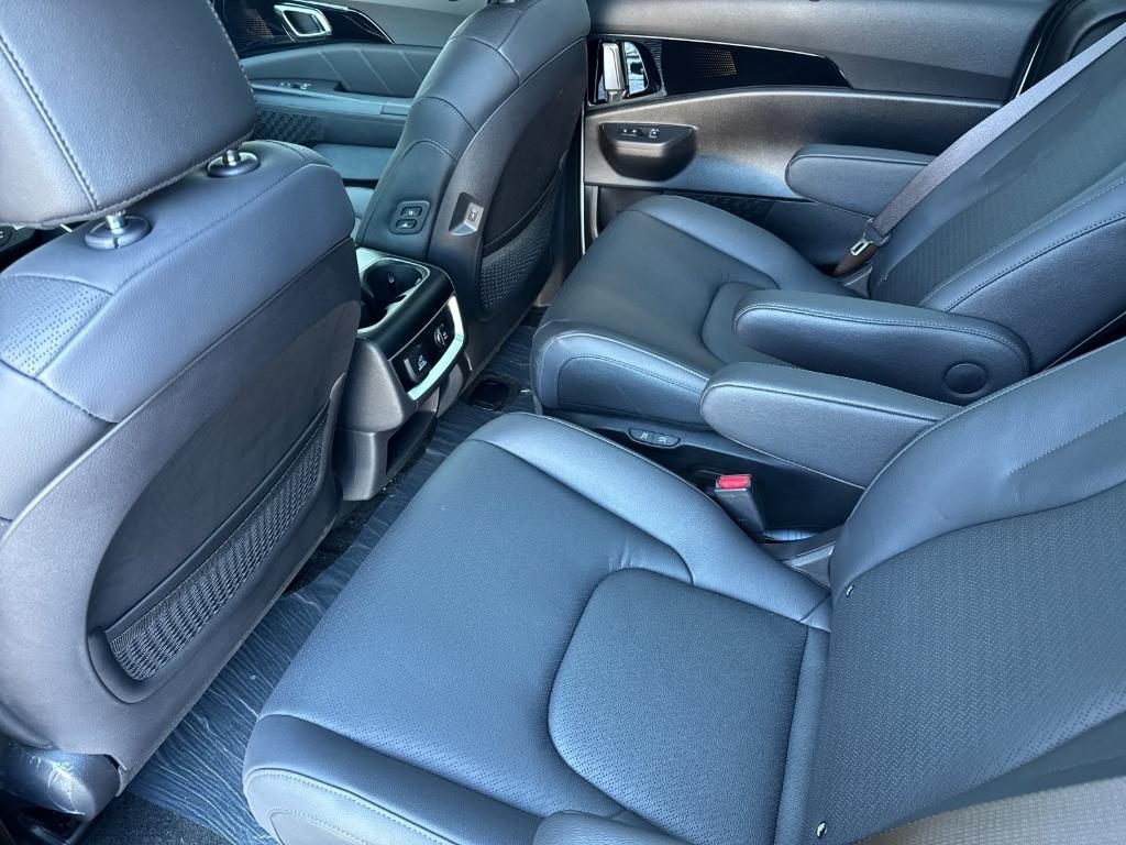 new 2026 Kia Carnival Hybrid car, priced at $55,365