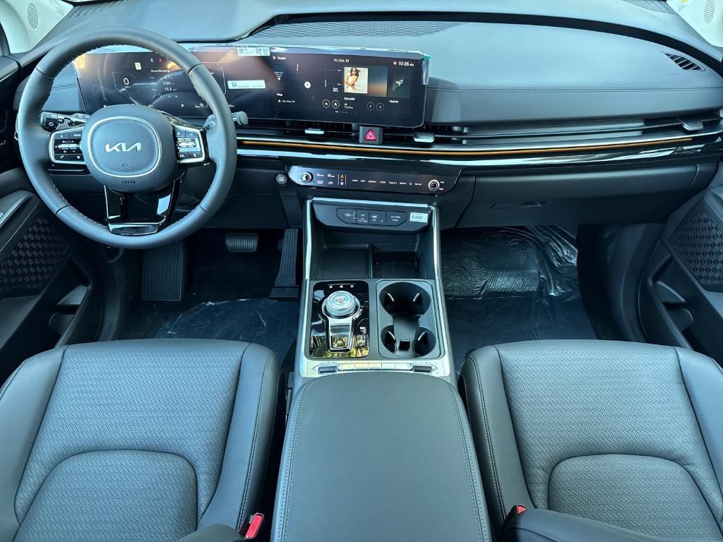 new 2026 Kia Carnival Hybrid car, priced at $55,365