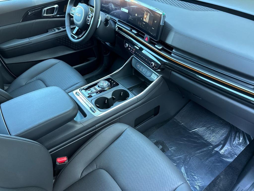 new 2026 Kia Carnival Hybrid car, priced at $55,365