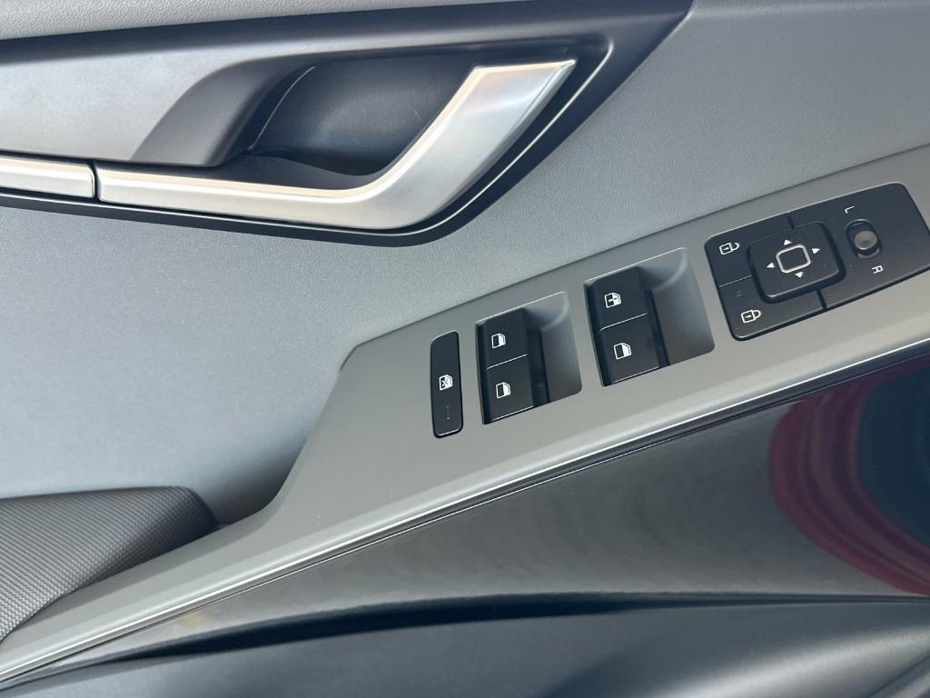 new 2025 Kia Niro car, priced at $31,735