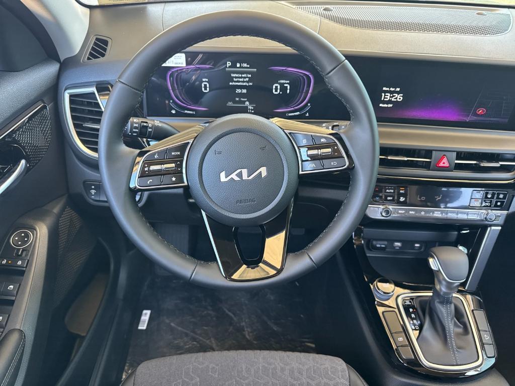 new 2025 Kia Seltos car, priced at $26,775