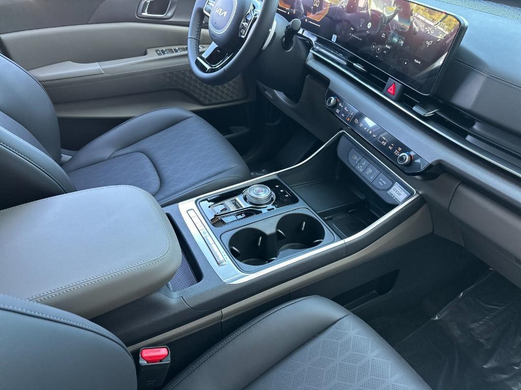 new 2026 Kia Carnival Hybrid car, priced at $44,890