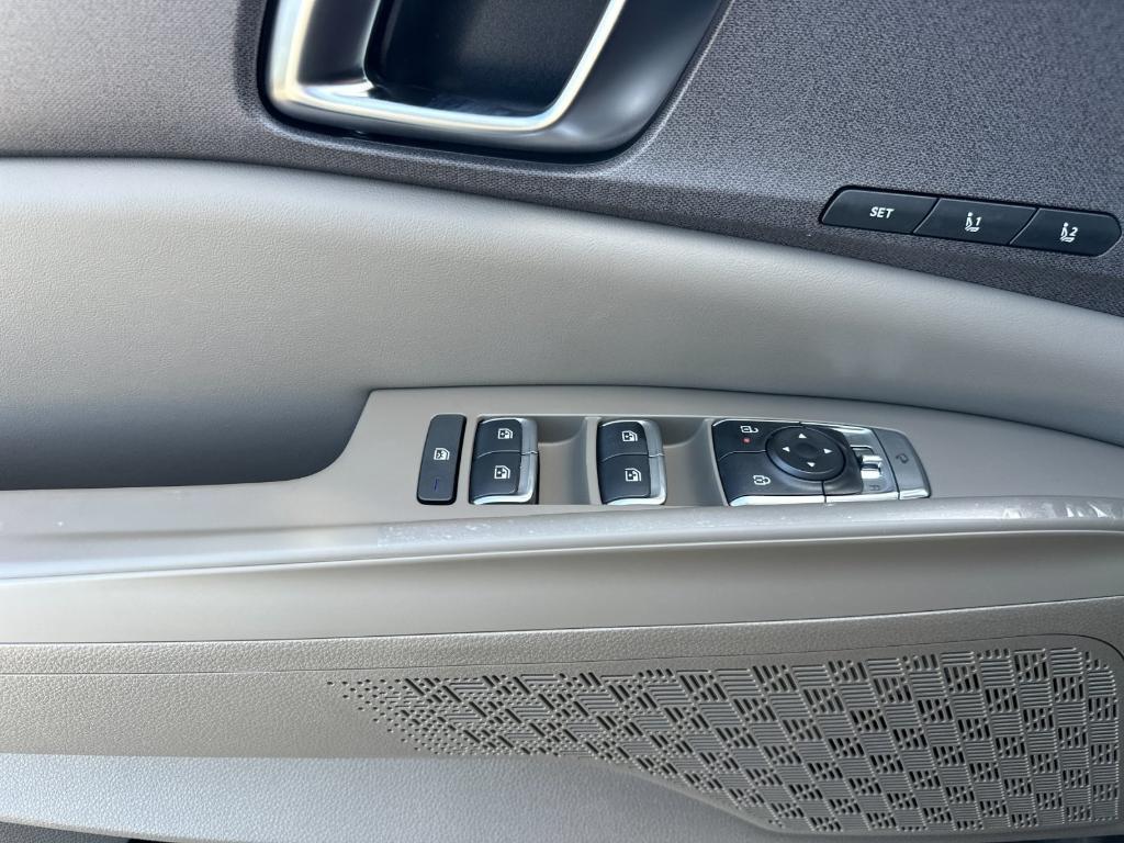 new 2026 Kia Carnival Hybrid car, priced at $44,890