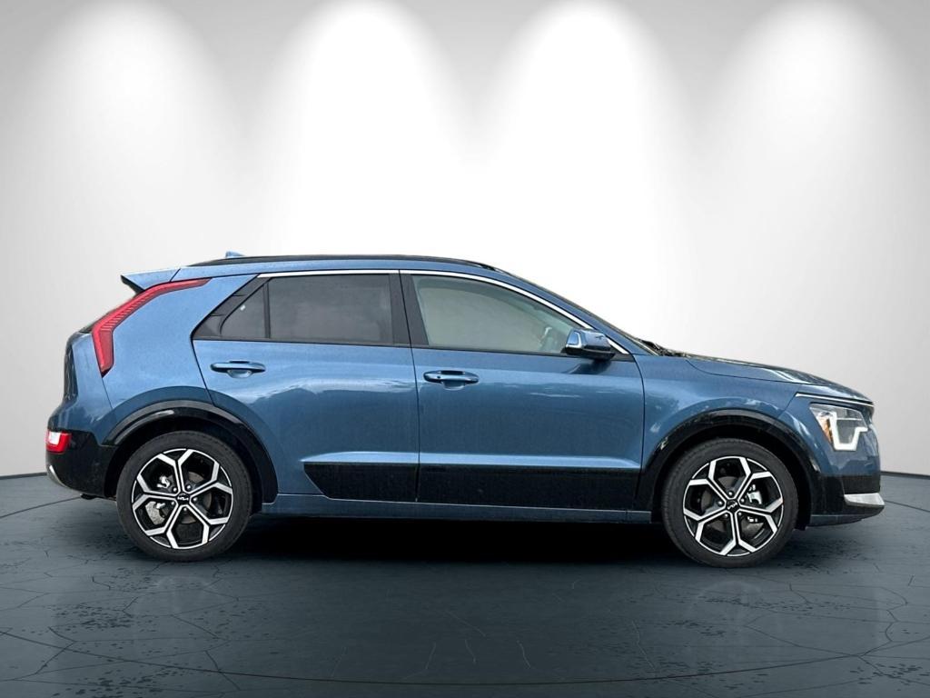 new 2025 Kia Niro car, priced at $33,660