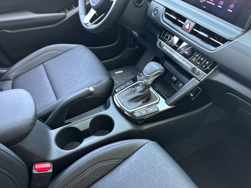 new 2025 Kia Seltos car, priced at $28,575
