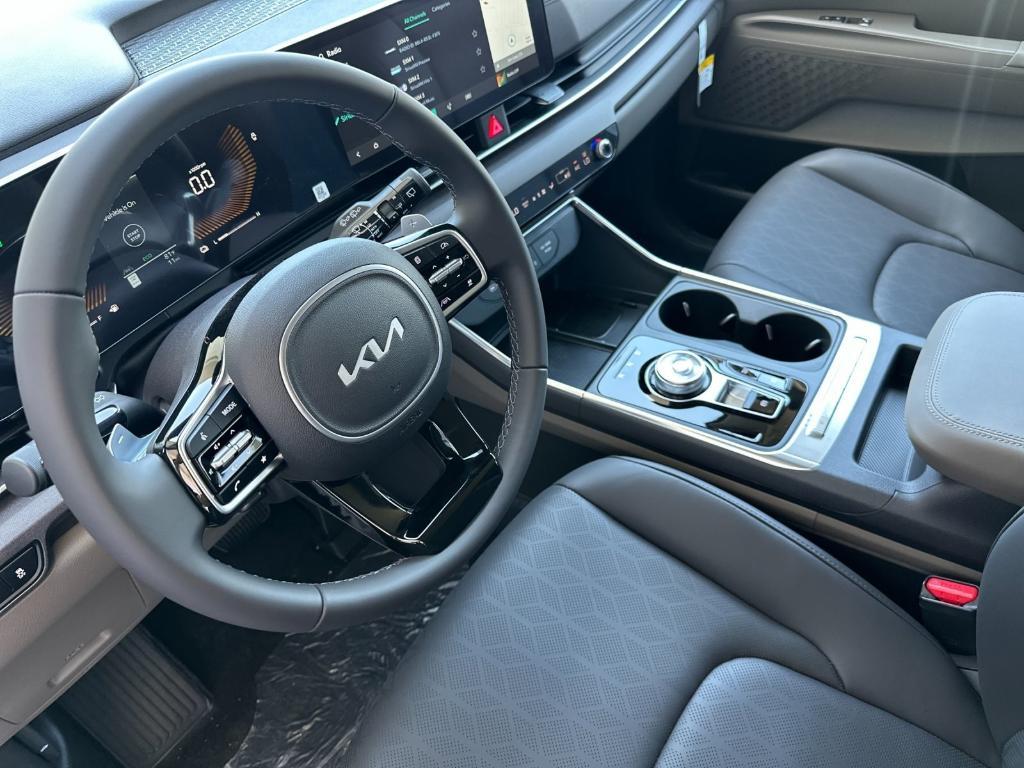 new 2025 Kia Carnival Hybrid car, priced at $45,195