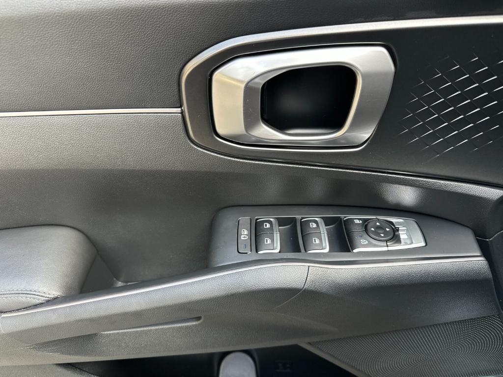used 2022 Kia Sorento Hybrid car, priced at $27,957