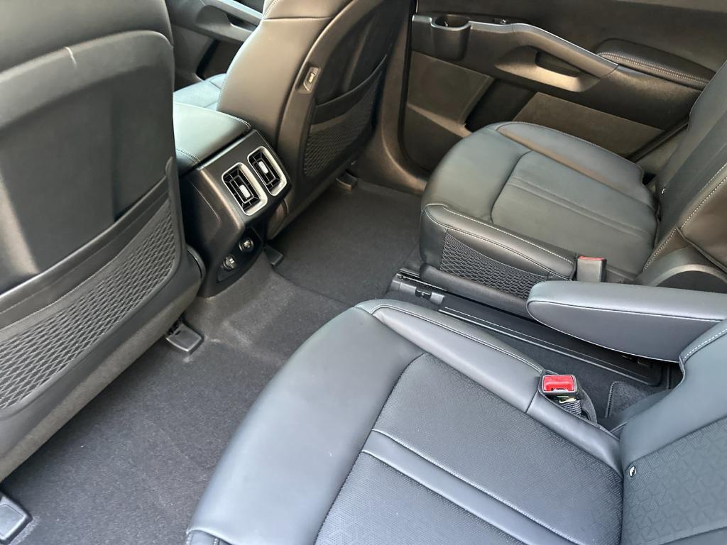used 2022 Kia Sorento Hybrid car, priced at $29,995