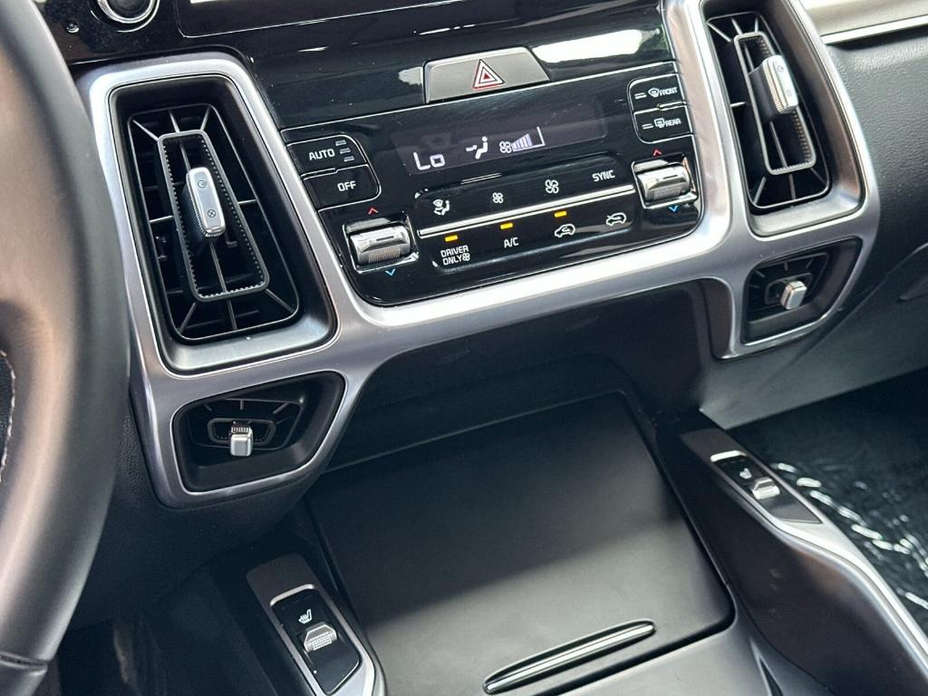 used 2022 Kia Sorento Hybrid car, priced at $27,957
