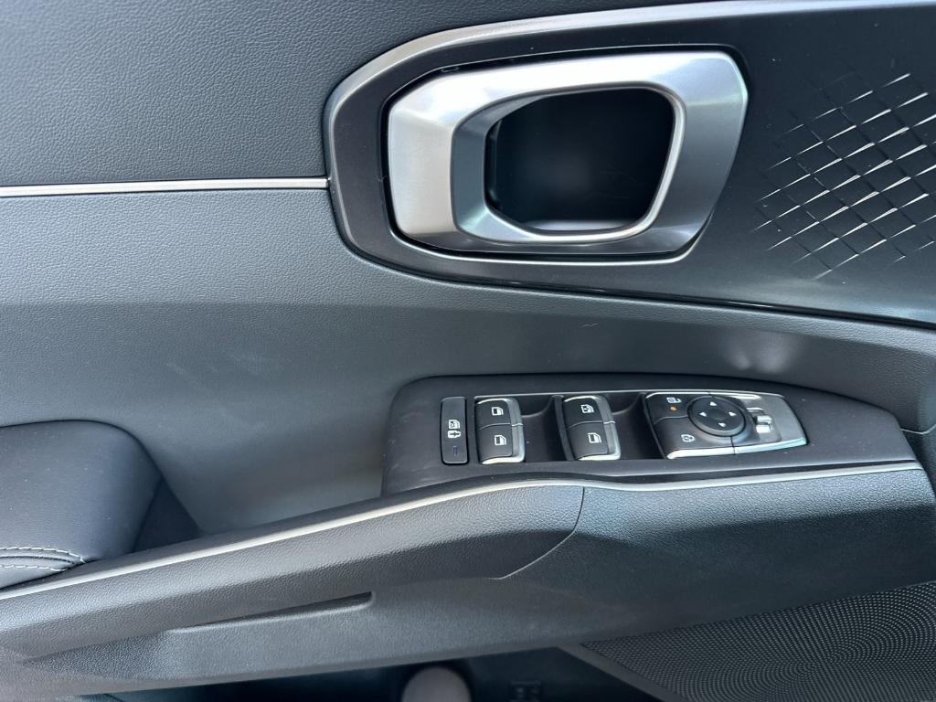 new 2025 Kia Sorento car, priced at $39,025