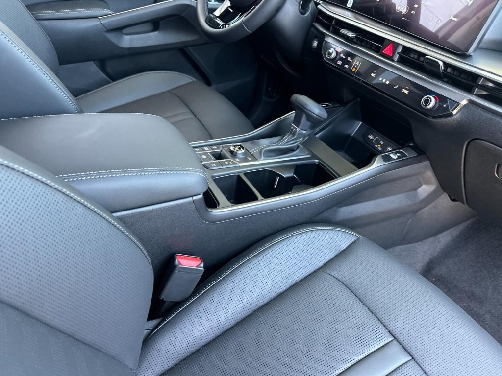 new 2025 Kia Sorento car, priced at $39,025