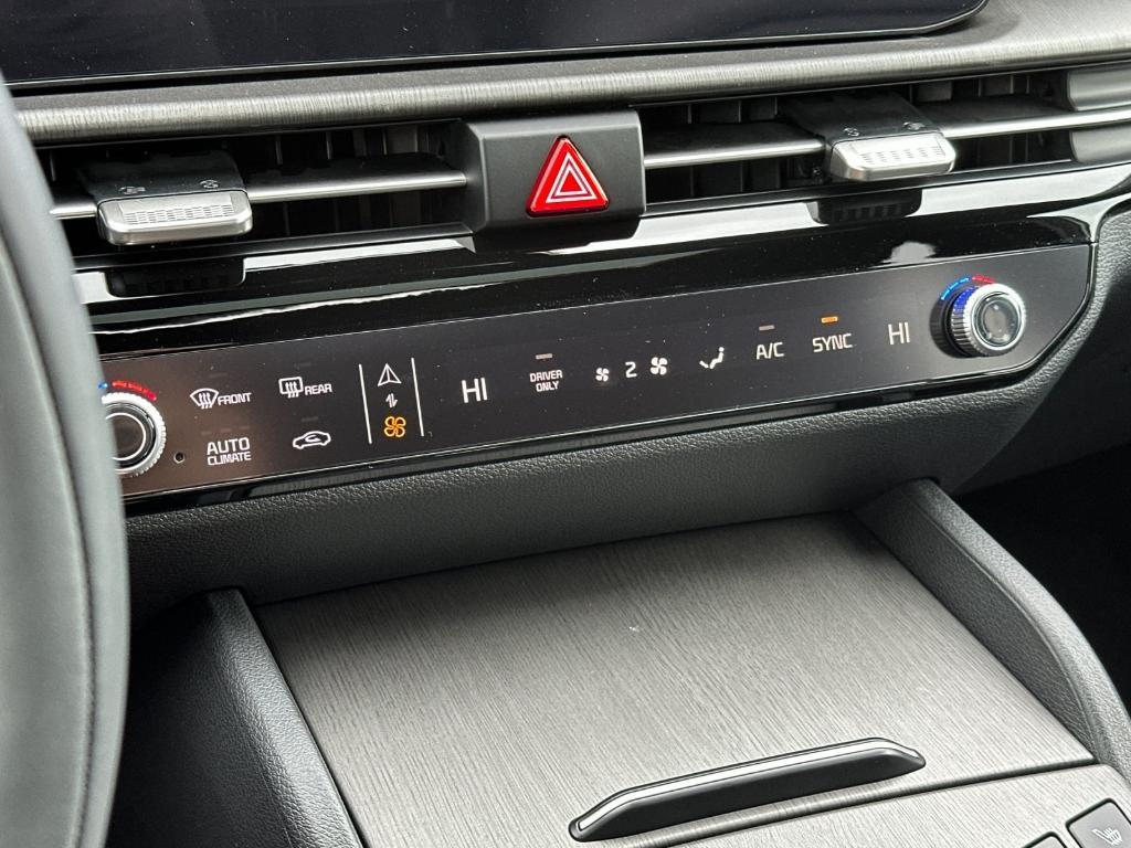 new 2026 Kia Sportage Plug-In Hybrid car, priced at $49,850