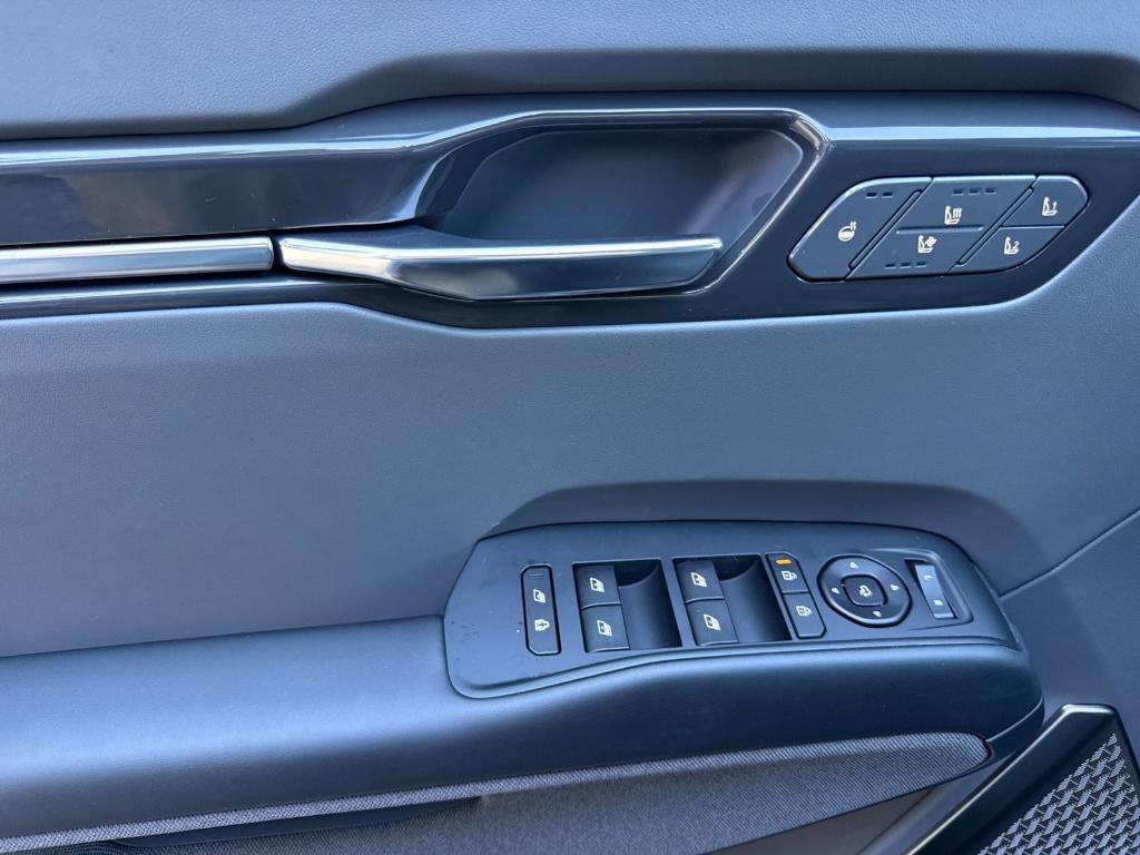 new 2026 Kia EV9 car, priced at $72,975