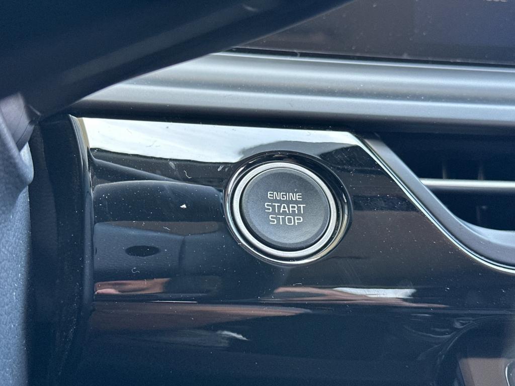 new 2025 Kia Seltos car, priced at $28,670