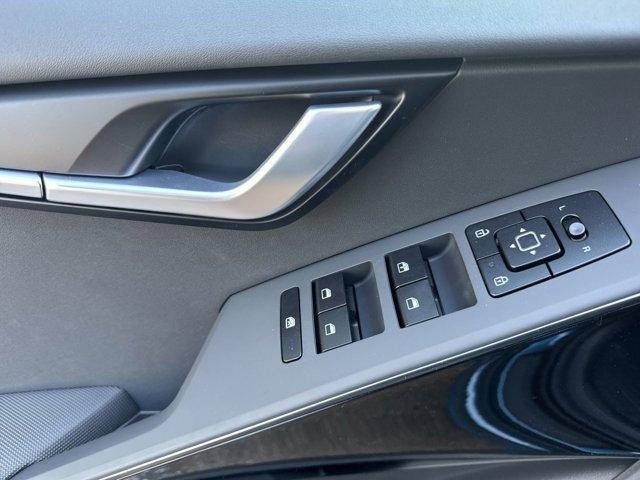 new 2025 Kia Niro car, priced at $30,106