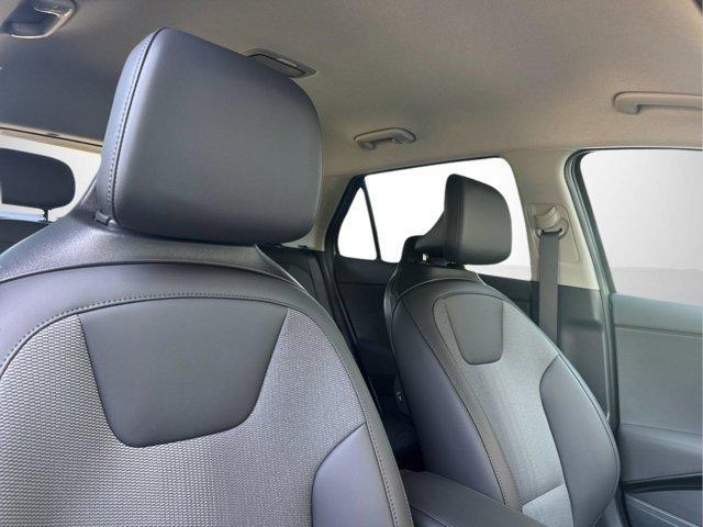 new 2025 Kia Niro car, priced at $30,106