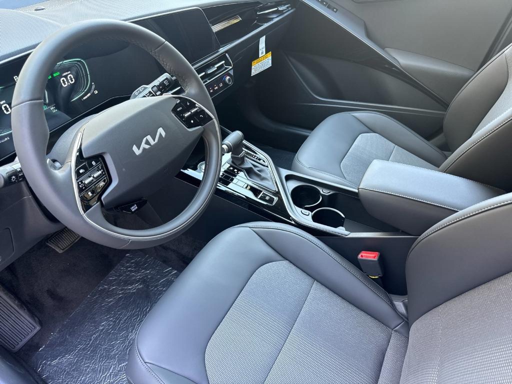 new 2025 Kia Niro car, priced at $31,360