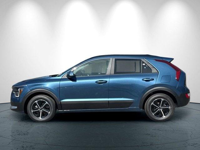 new 2025 Kia Niro car, priced at $30,106