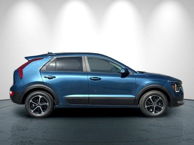 new 2025 Kia Niro car, priced at $30,106