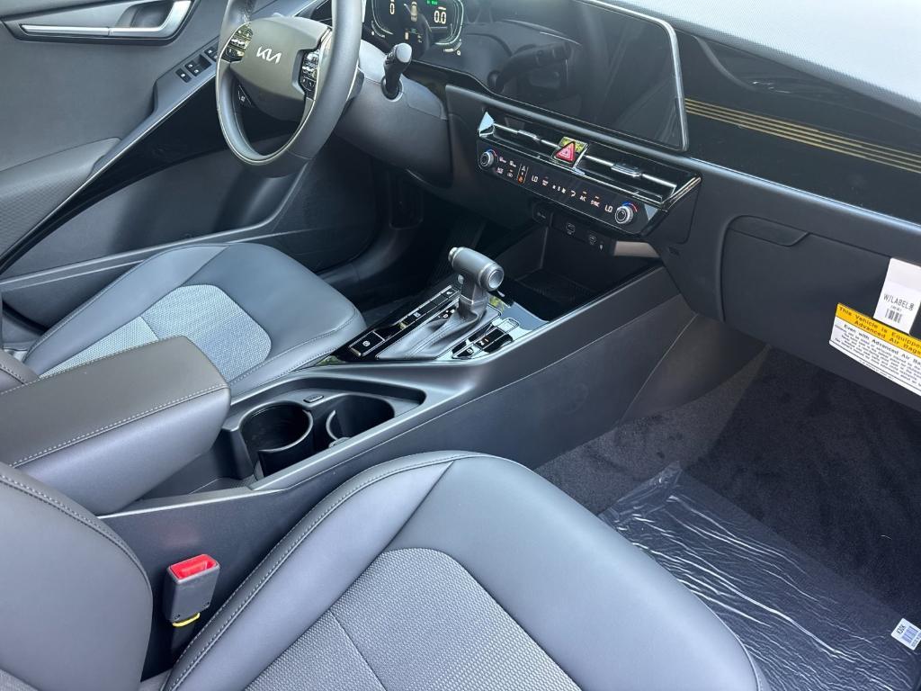 new 2025 Kia Niro car, priced at $31,360