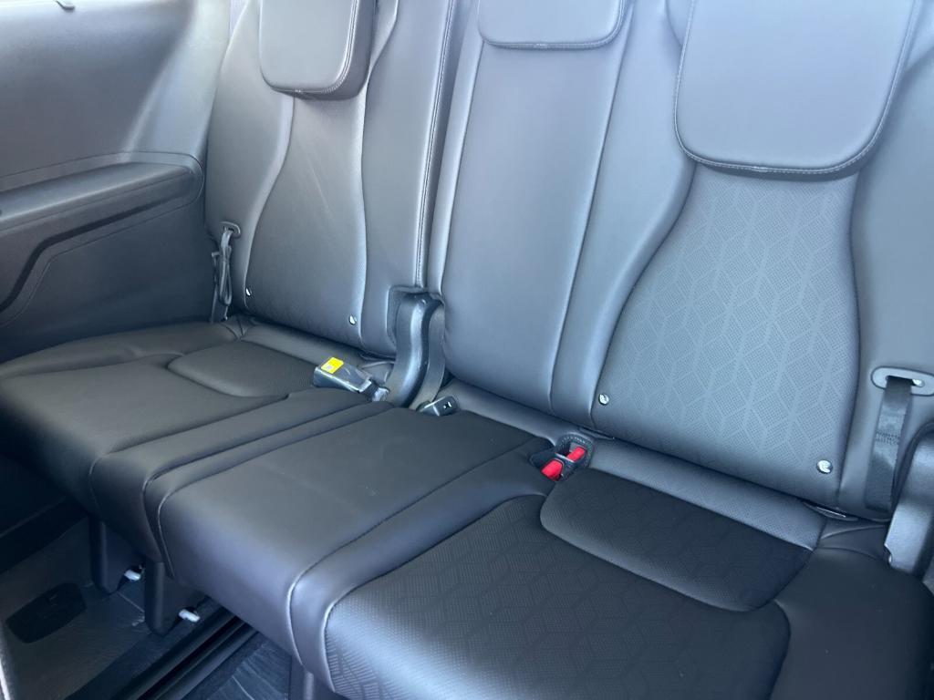 new 2025 Kia Carnival Hybrid car, priced at $51,095