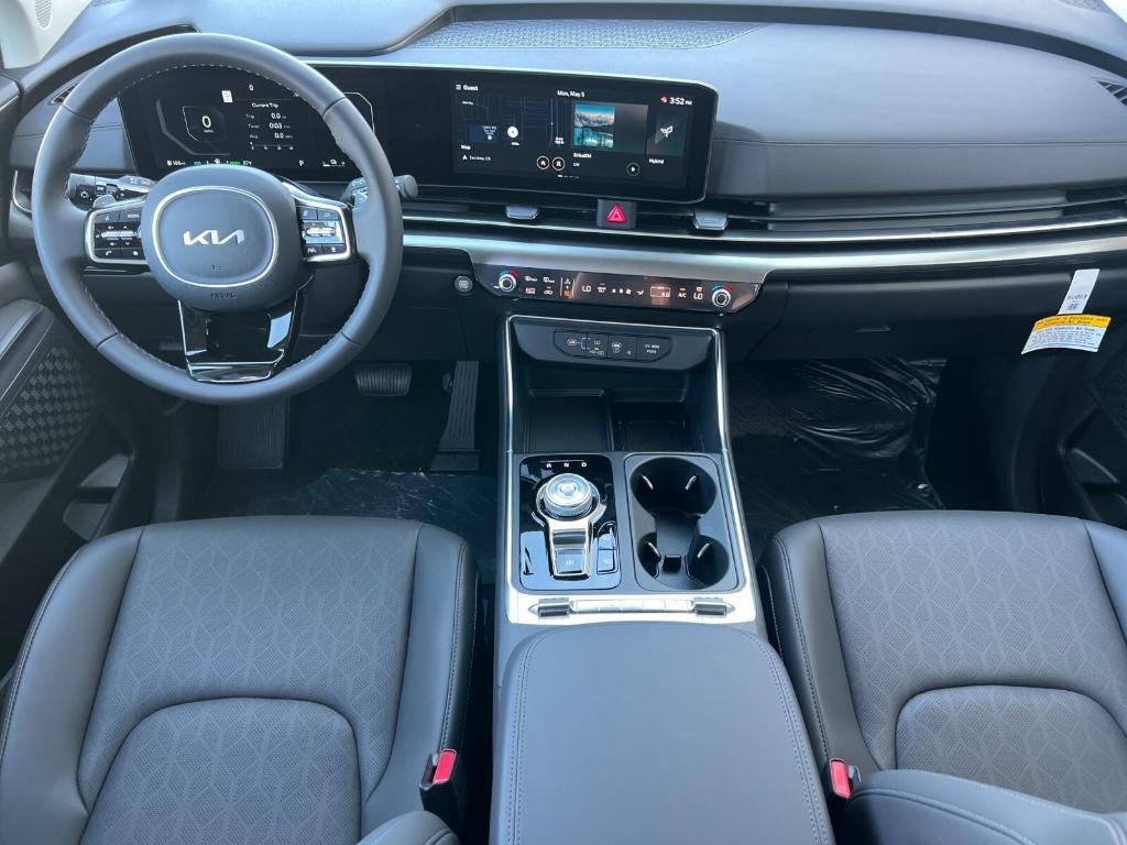 new 2025 Kia Carnival Hybrid car, priced at $51,095
