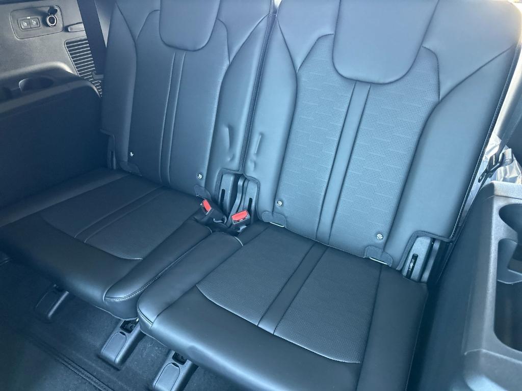 new 2025 Kia Sorento car, priced at $44,455