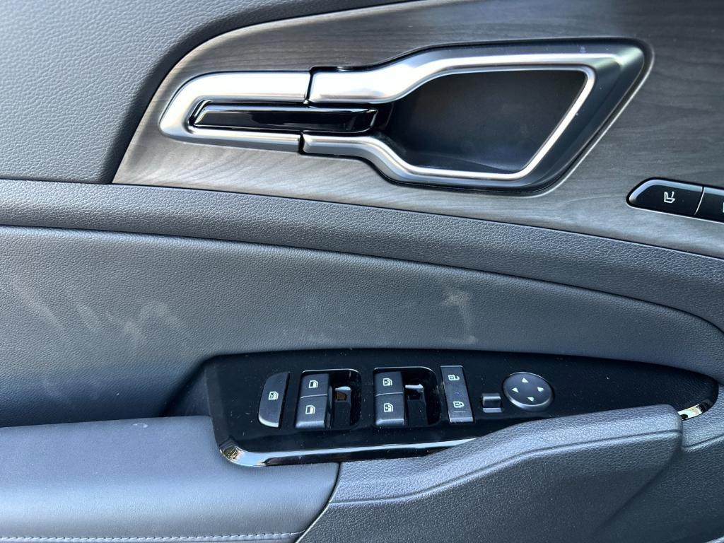 new 2025 Kia Sportage Plug-In Hybrid car, priced at $45,890