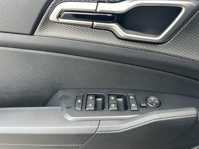 new 2025 Kia Sportage Hybrid car, priced at $30,420