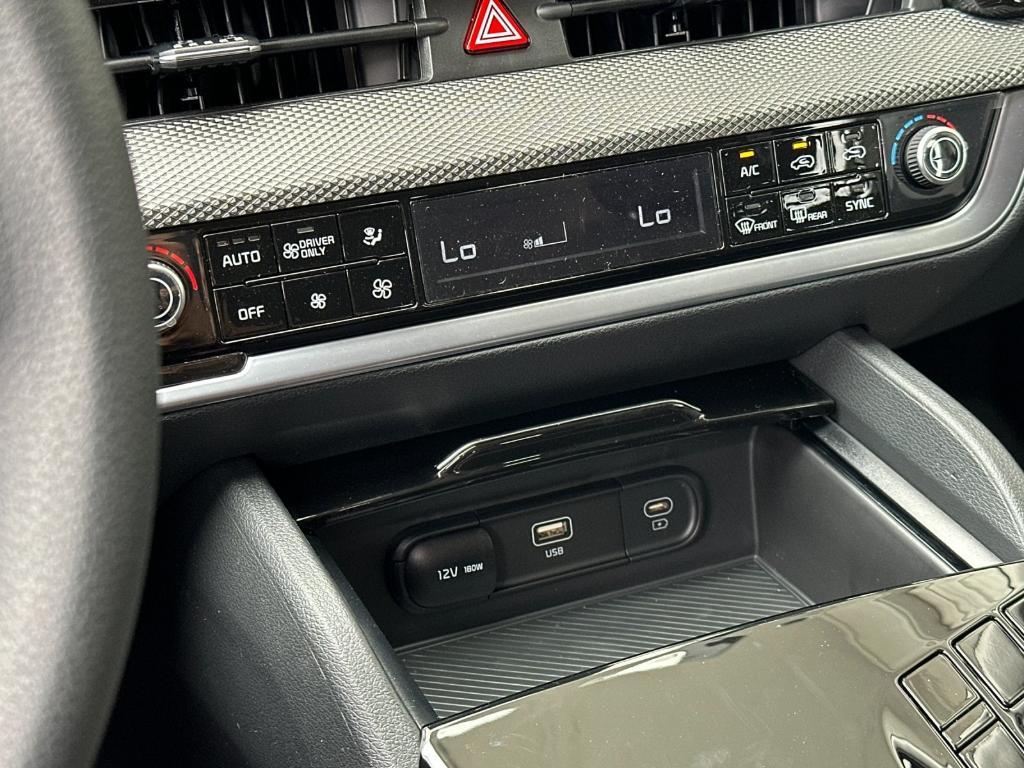 new 2025 Kia Sportage Hybrid car, priced at $30,420
