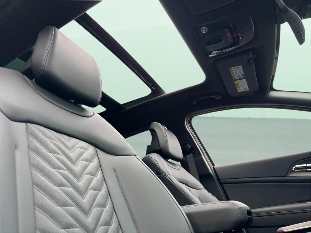 new 2026 Kia Sportage Plug-In Hybrid car, priced at $49,355