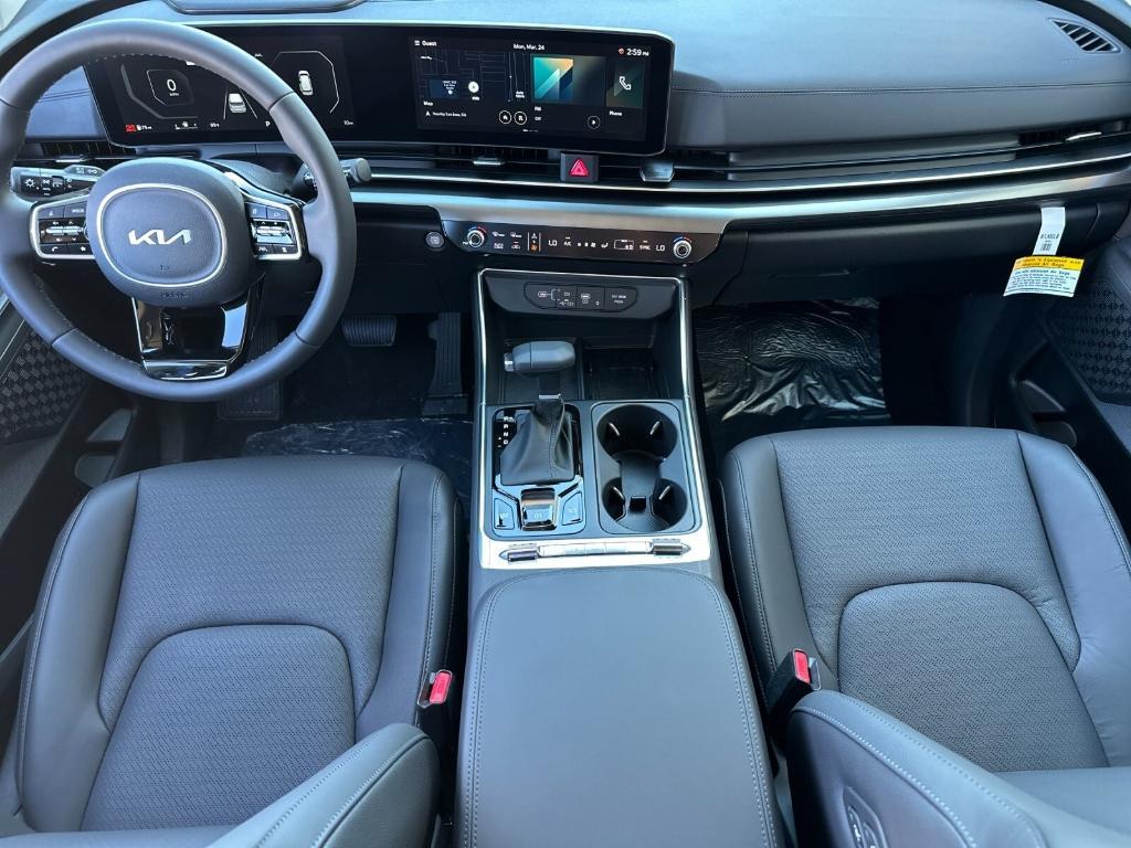 new 2025 Kia Carnival car, priced at $53,095
