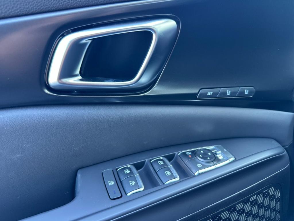 new 2025 Kia Carnival car, priced at $53,095