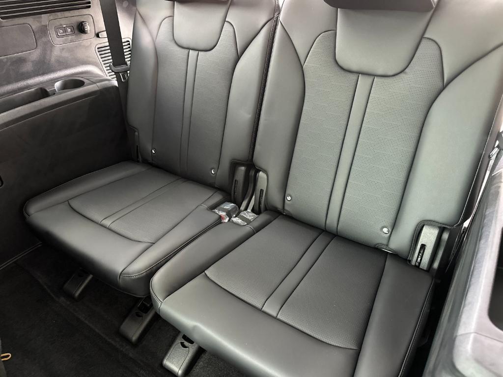 new 2025 Kia Sorento Hybrid car, priced at $42,130