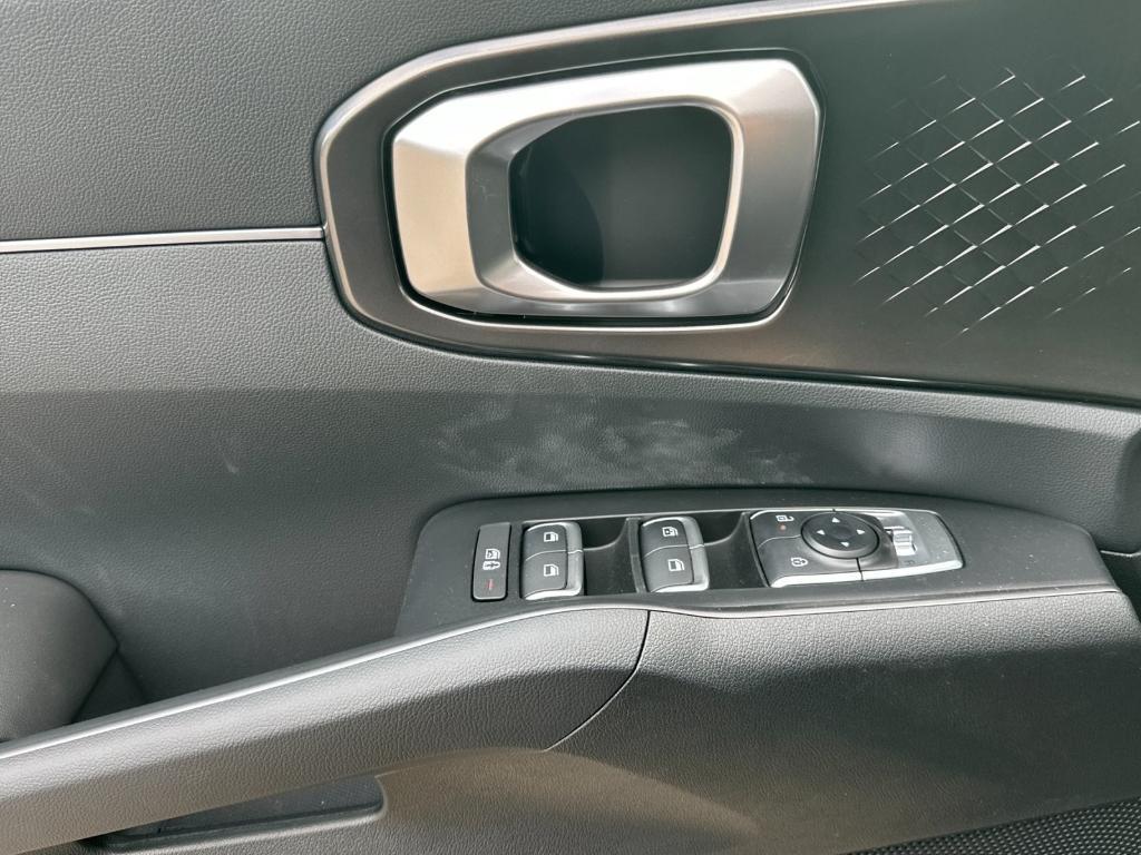 new 2025 Kia Sorento Hybrid car, priced at $42,130