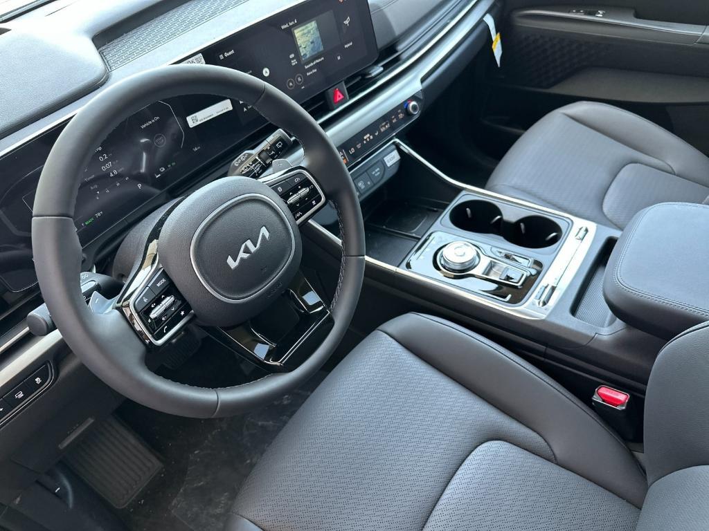 new 2025 Kia Carnival Hybrid car, priced at $57,165