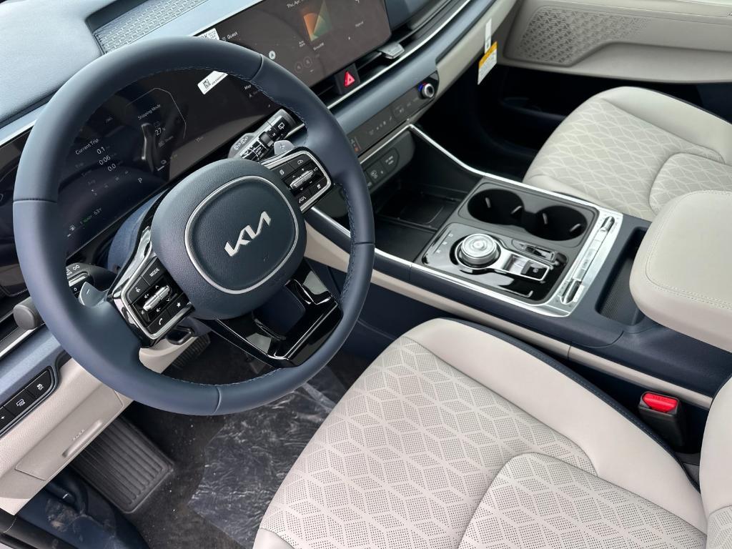 new 2025 Kia Carnival Hybrid car, priced at $50,095