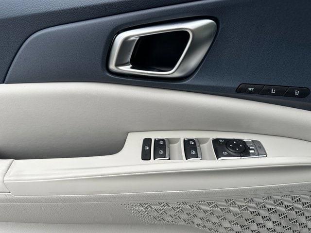 new 2025 Kia Carnival Hybrid car, priced at $48,092