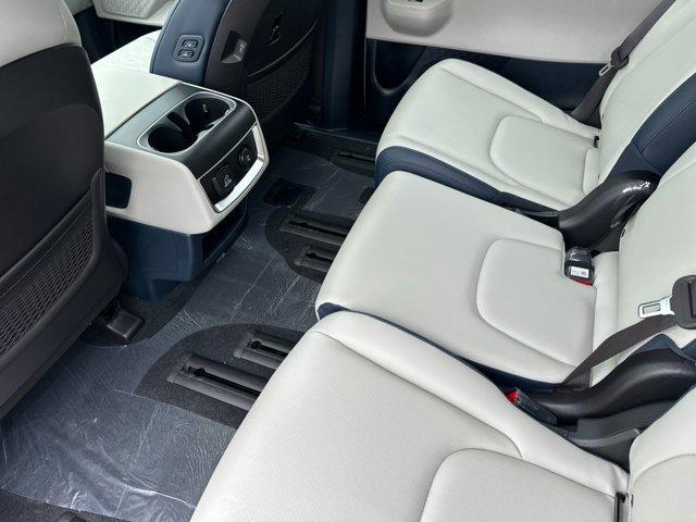 new 2025 Kia Carnival Hybrid car, priced at $48,092