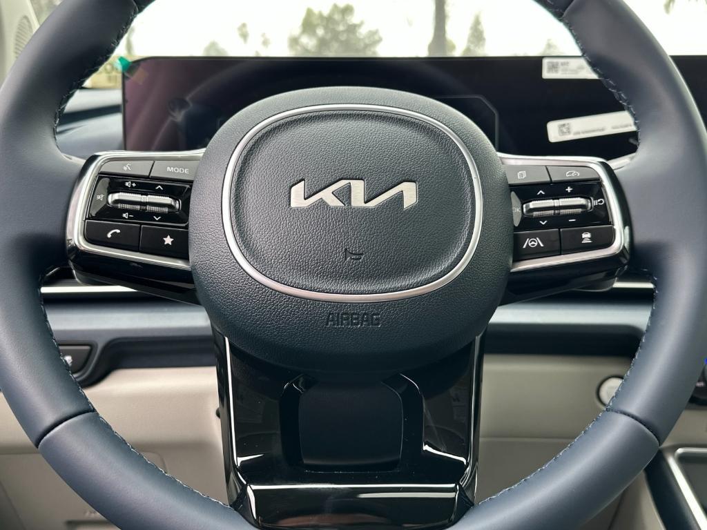 new 2025 Kia Carnival Hybrid car, priced at $50,095