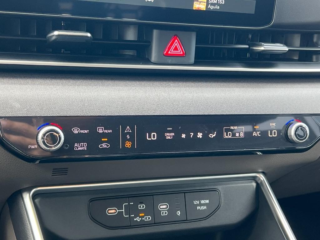 new 2026 Kia Carnival Hybrid car